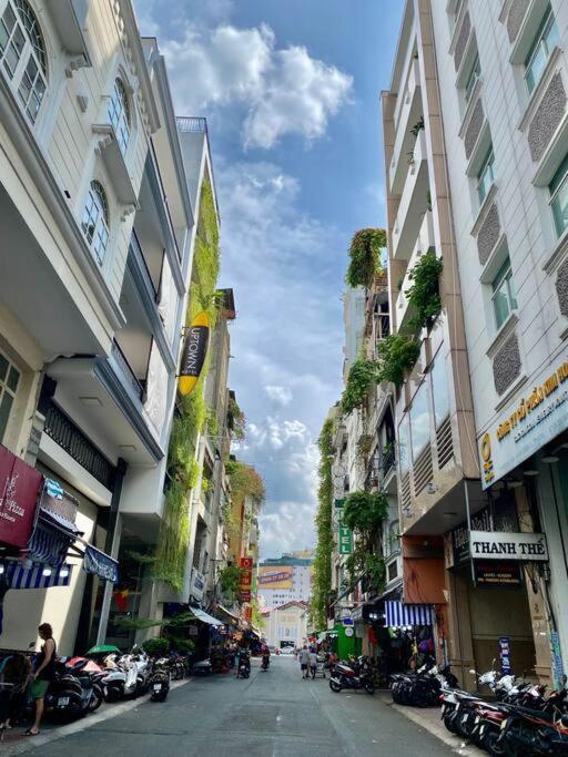 Căn hộ Daniel's In Saigon Center With Hot Tub And View *